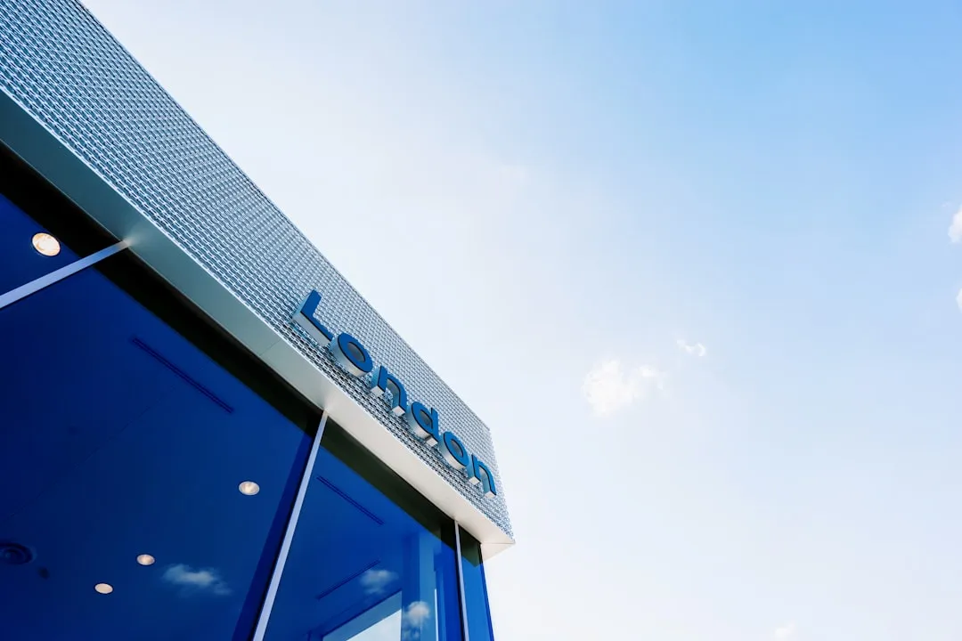 重庆企业品牌升级全流程解析:从LOGO设计到IP形象策划